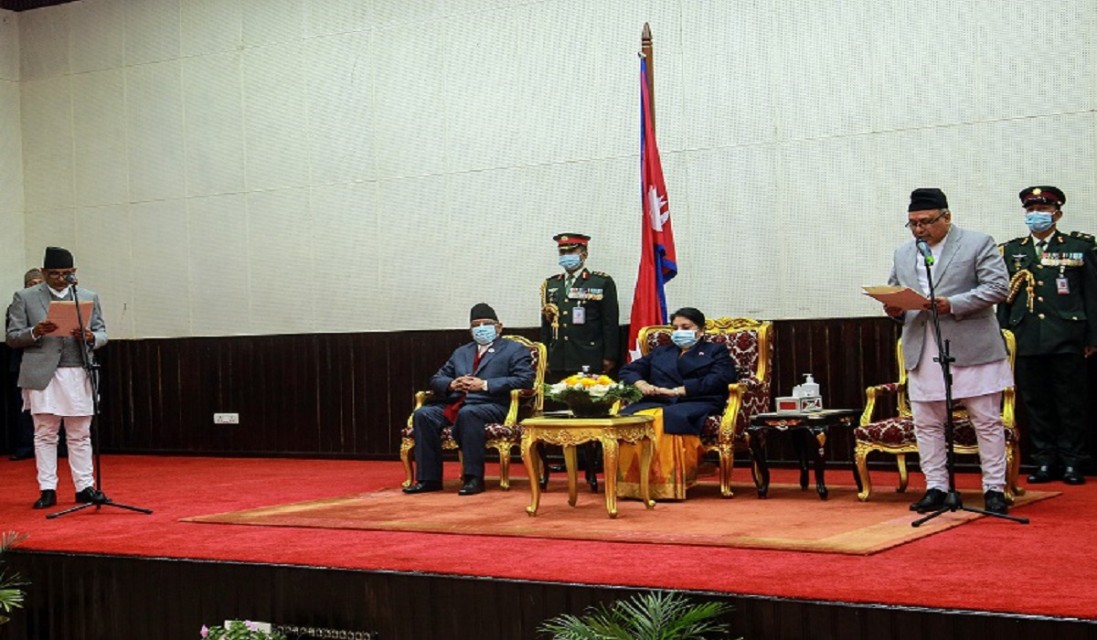 महान्यायाधिवक्ता डा. पोखरेलले लिए शपथ 